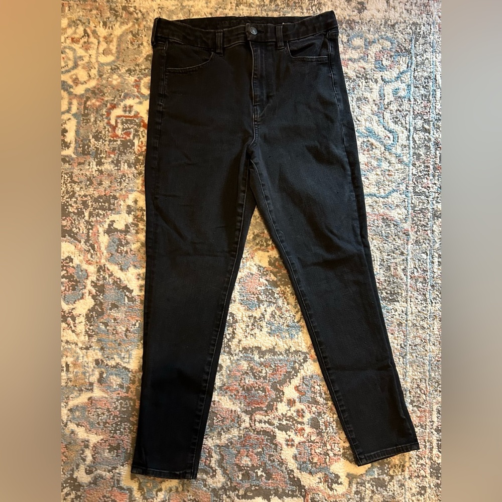 American Eagle Outfitters women’s Black super high rise Skinny Jeans